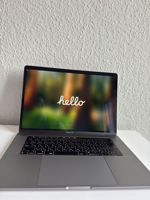 MacBook Pro 15” 2019 – i7 6-core, 16GB RAM, 256GB SSD