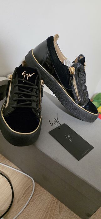 Vând adidași Giuseppe Zanotti