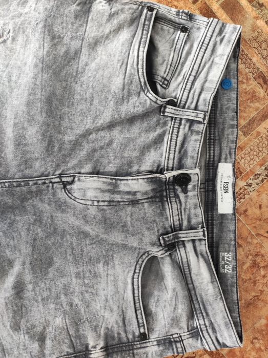 Джинсы в отличном состоянии