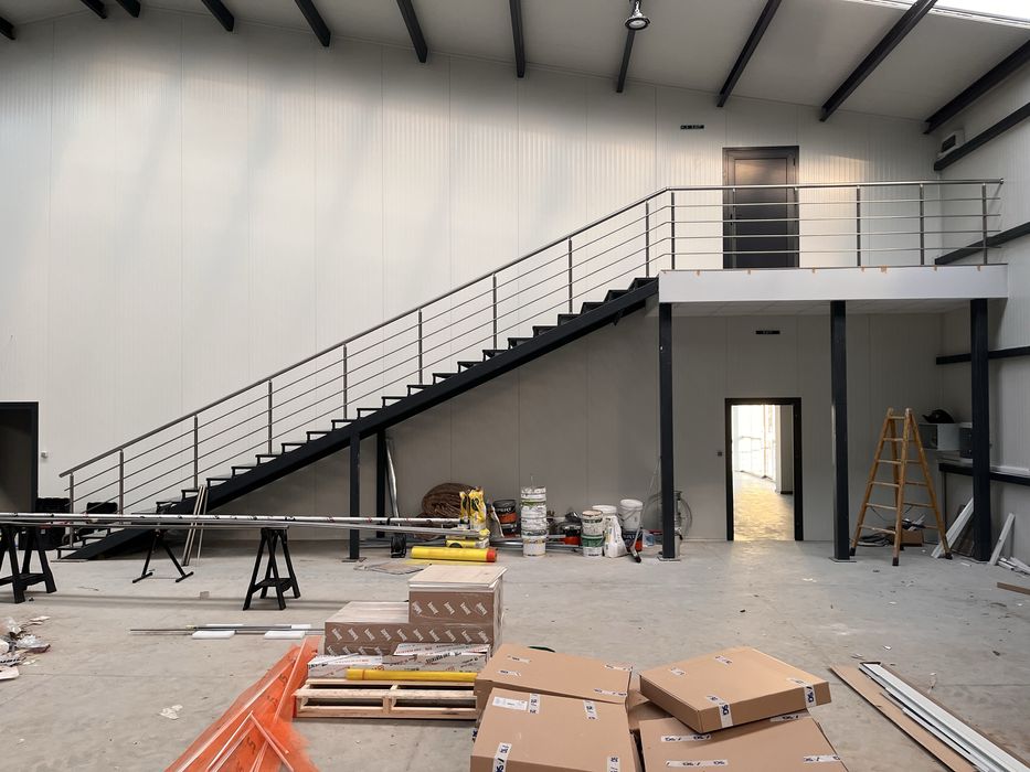 Алуминиеви и стъклени парапети