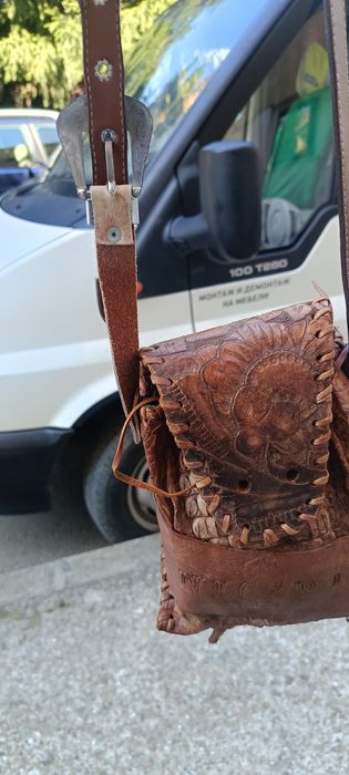 Дамска чанта от крокодилска кожа