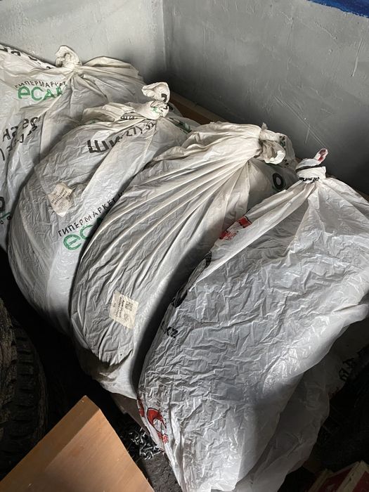 Nokian hakkapeliitta 9 215/60/16