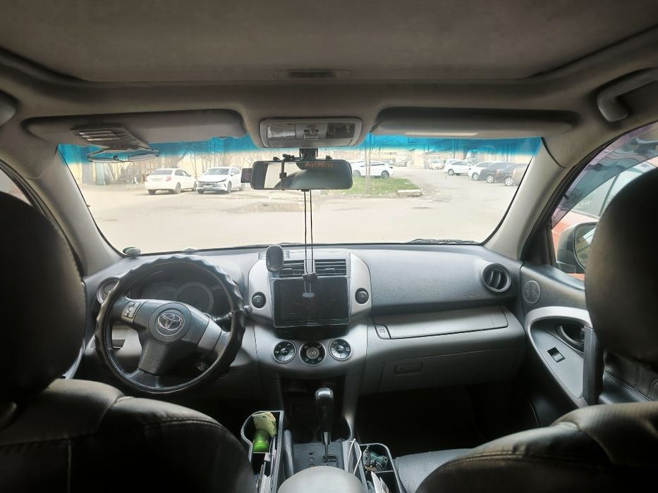 Продаётся тайота рав 4