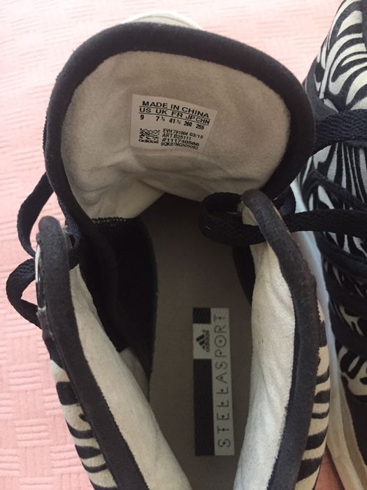 Tenisi adidas in stare buna. Nu sunt purtati f mult.