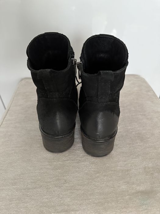 Ghete din piele nabuc