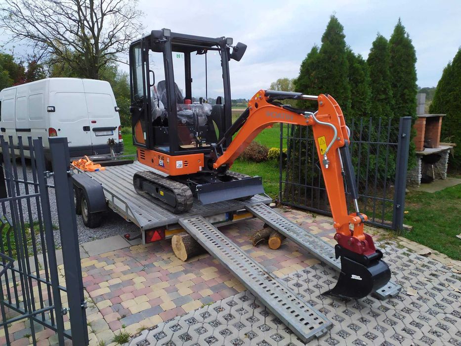 Sapaturi miniexcavator 2T,  fundatii, canal, gard, intindere pomant