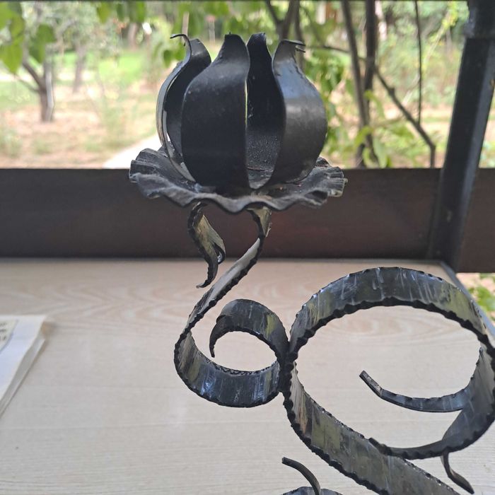 Декоративни железни свещници