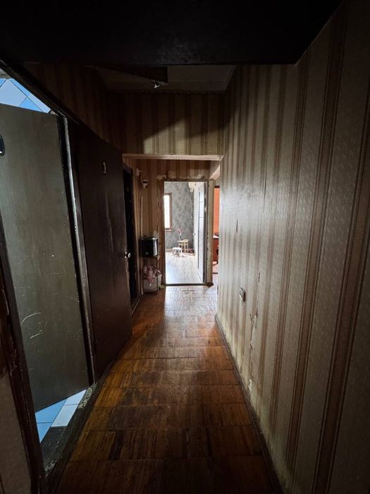 Чиланзар квартира своя 4 х комнатная 2 этаж