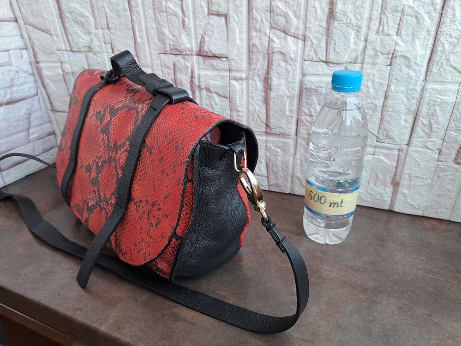 дамска чанта червено черна торба,естествена кожа и велур