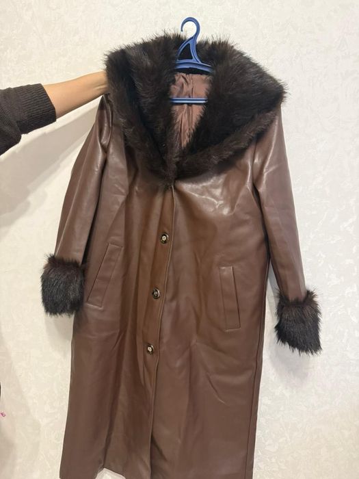 Коричневое пальто Продам