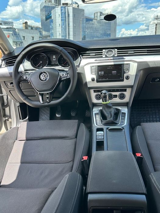 Volkswagen Passat Proprietar,Euro6 fără Adblue,distribuție schimbată,navigație..