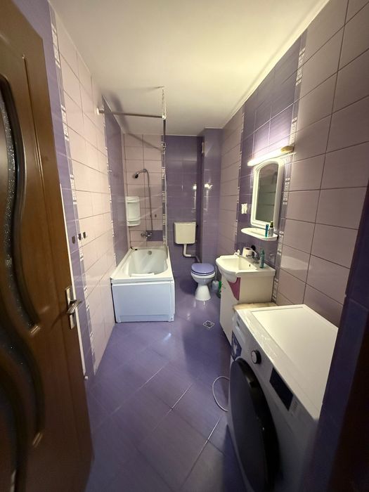 Apartament cu 2 camere decomandate si parcare