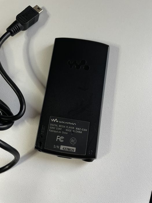MP3 Player Audio SONY Walkman NWZ-E384 Cu Radio