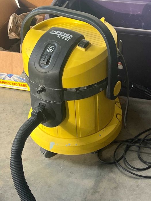 Прахосмукачка Karcher SE4001