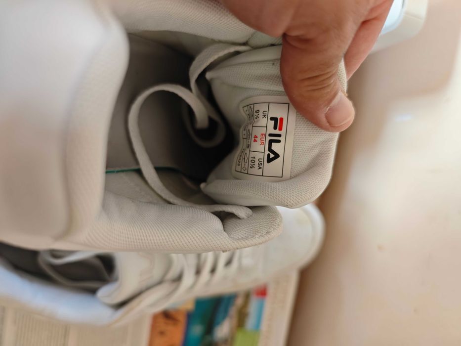 Продавам обувки Fila