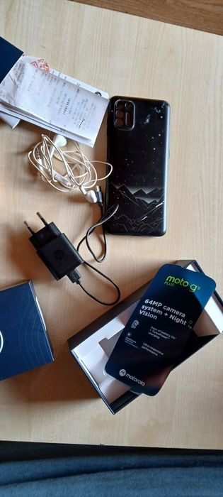 Продавам Motorola Moto G9 Plus – Пълен комплект