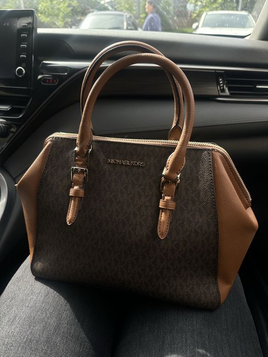 Продам женскую сумку Michael Kors
