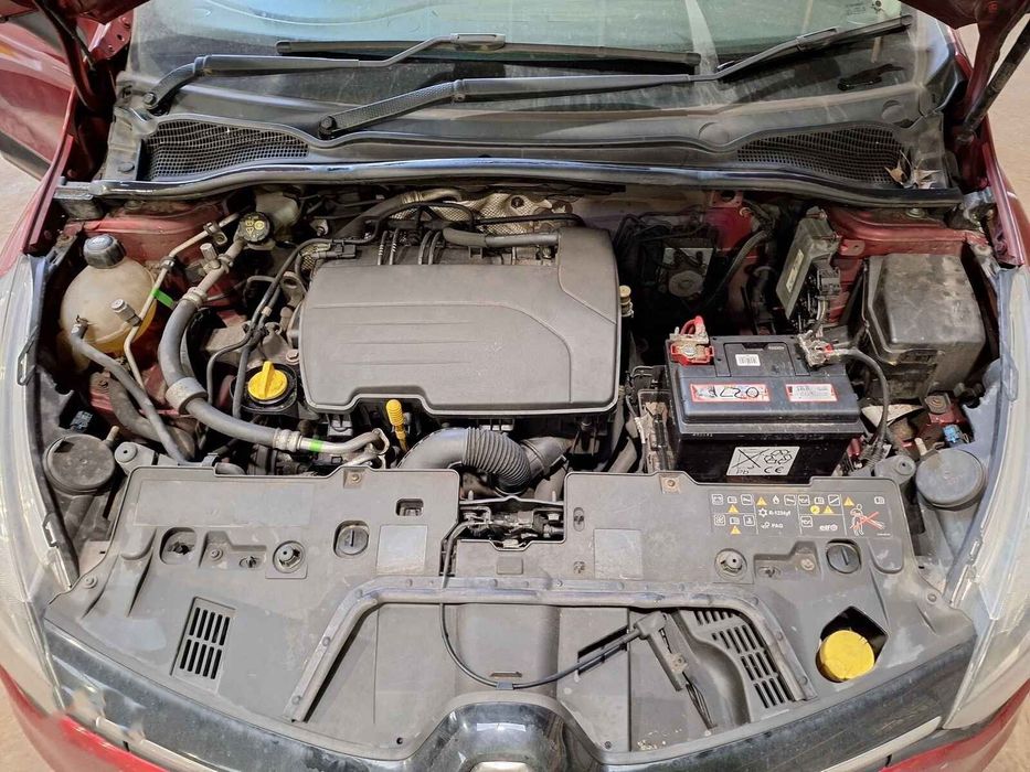 Capota Motor  Renault Clio 2017 Hatchback Rosu