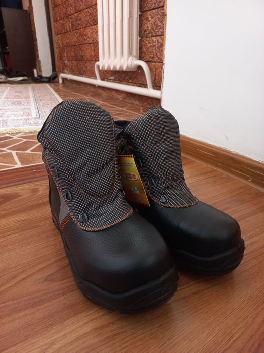 Спец.ботинка Новый