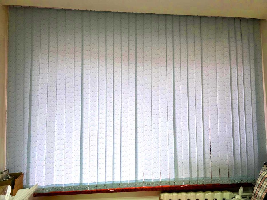 Жалюзи и ролл шторы на окна