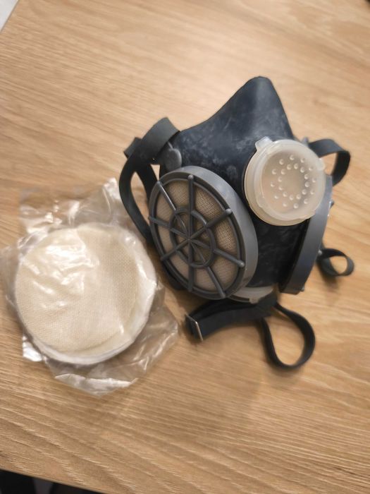 Професионална гумена маска за лице с възможност за смяна на филтрите
