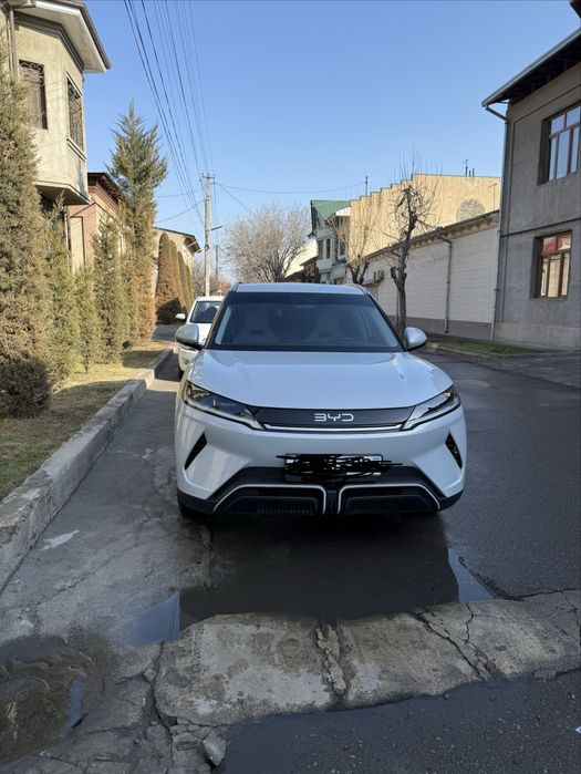 BYD Yuan up Ofitcial Nahd/Arenda