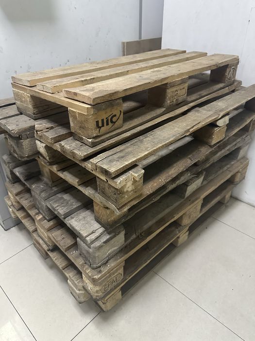 Продаються паллеты б/у. Самовывоз.