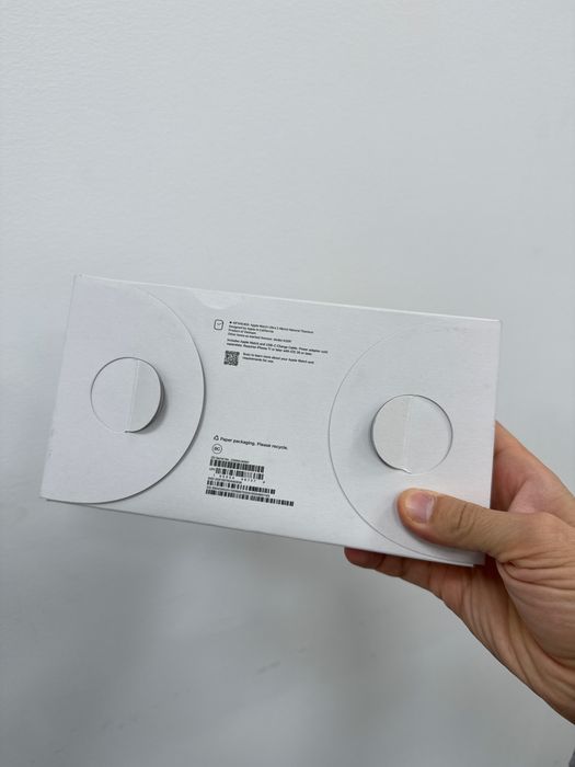 Apple Watch Ultra 3 49mm Natural Titanium + Black Ocean Band