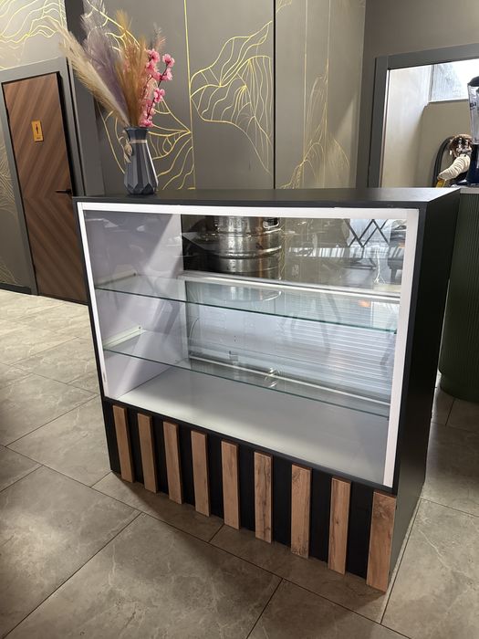 Холодильник для десертов