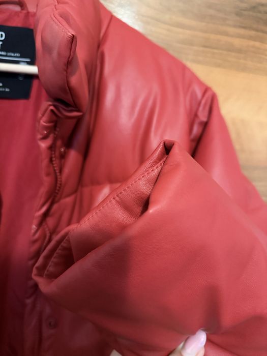 Червено кожена яке Stradivarius