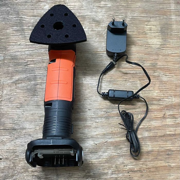Șlefuitor de detalii BLACK+DECKER 12V