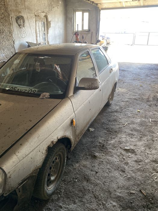 Продам приору 1 на запчасть целиком