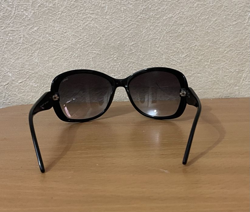 Очки солнцезащитные