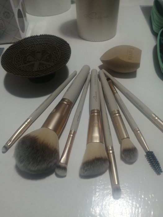 Set pensule de machiaj cu cutie. Luvia cosmetics