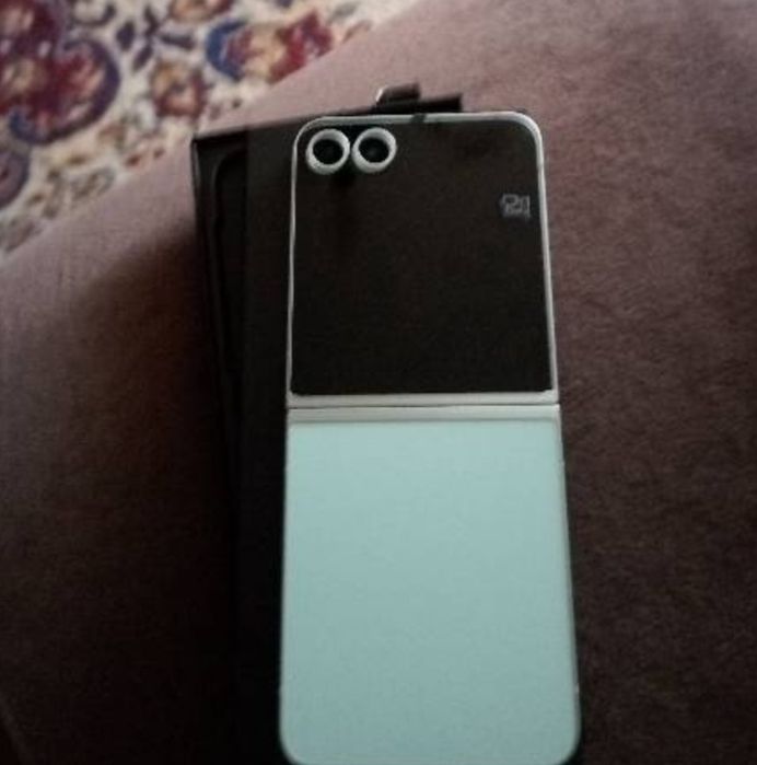 Samsung Galaxy flip 6