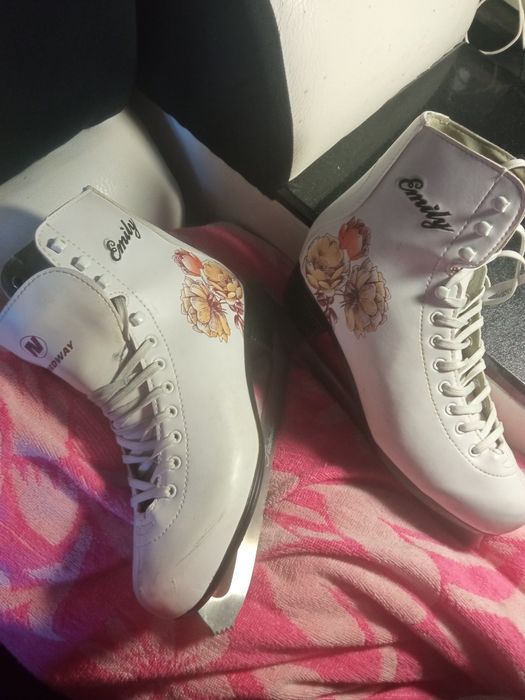 Коньки фигурные 41размер