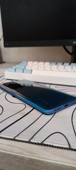 Продам телефон решит в хорошем состоянии