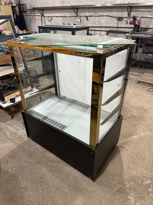 Витринный холодильник
