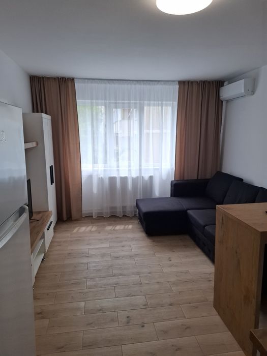 Închiriez garsoniera