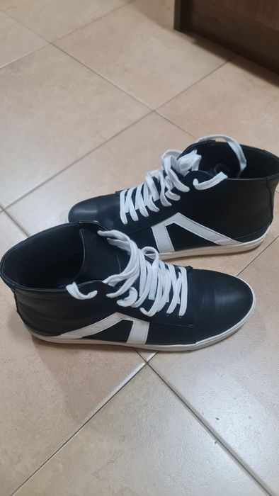 Естествена кожа кецове 42 от Англия