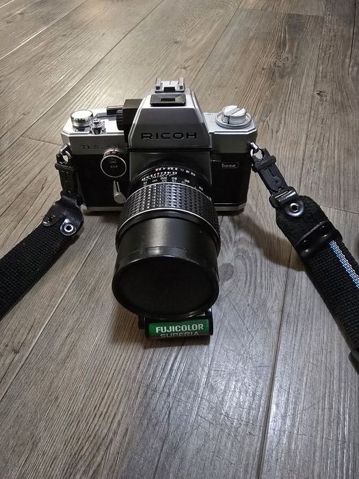 Aparat de fotografiat pe clișeu/film. RICOH TLS 401 (DUAL)