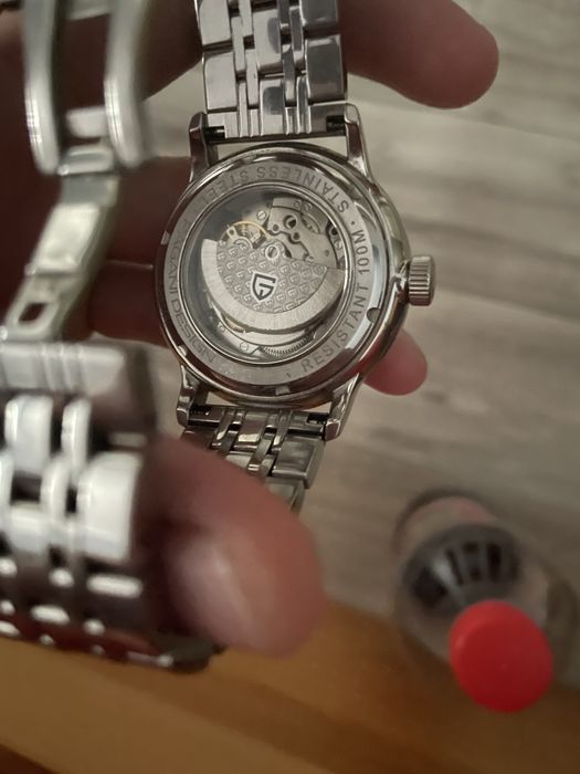 Наручные часы в хорошем состояним