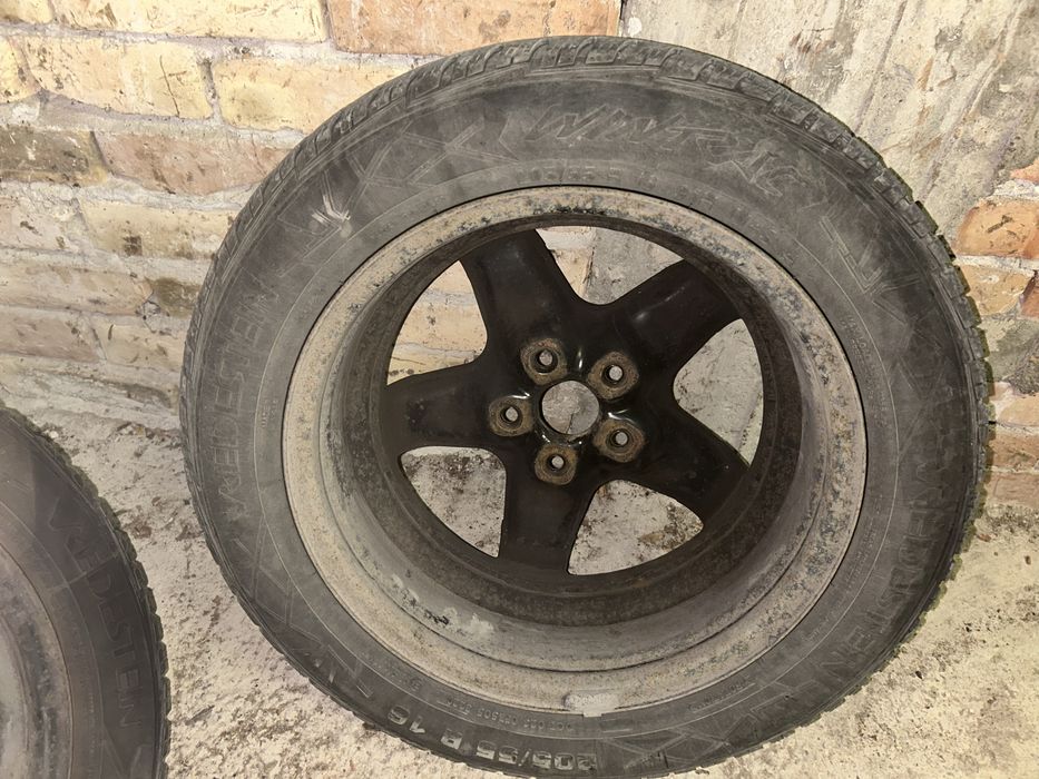 Продавам зимни гуми със стоманени джанти Vredestein 205/55 R16