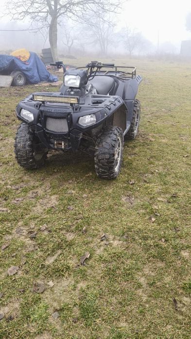 Vând atv polaris