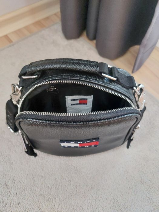 Чанти Tommy Jeans и CAFENOIR