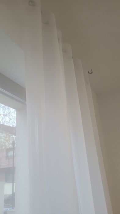 Draperii albastru marin sau alba  si perdele