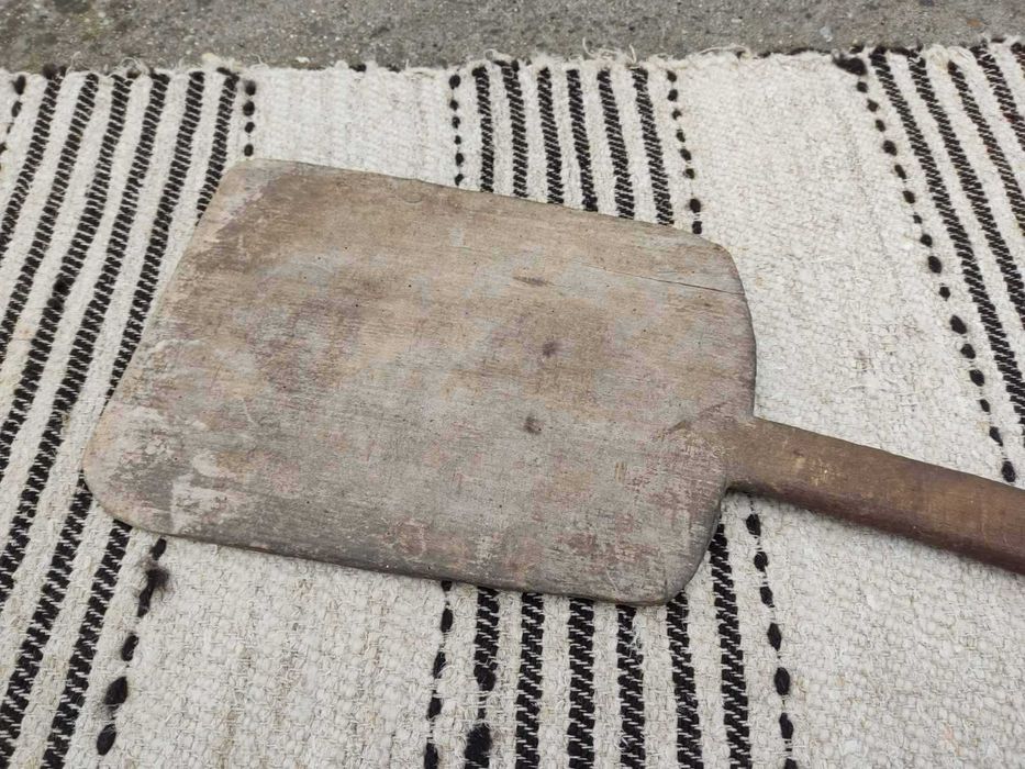 Дървена лопата за хляб