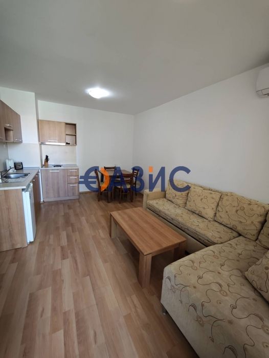 Продава се Двустаен апартамент в к.к. Слънчев бряг - 68 кв.м за 638 €/кв.м - Снимка #2