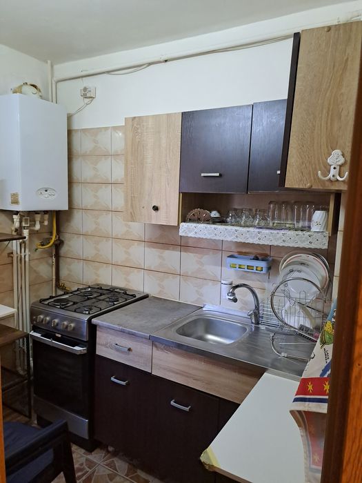 Închiriez apartament una cameră, etaj 2,zona Lidl Dărmănești