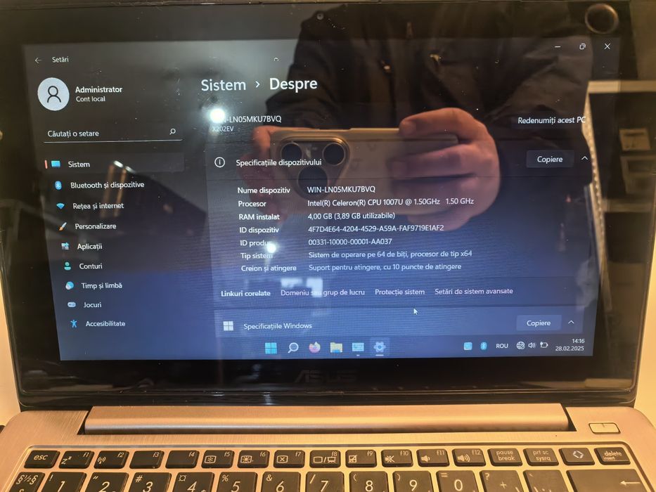 Laptop Asus slim S200E ecran cu touch Intel Celeron 1.50 GHz SSD 128GB 4 GB RAM  windows 11 Pro instalat carcasa aluminiu